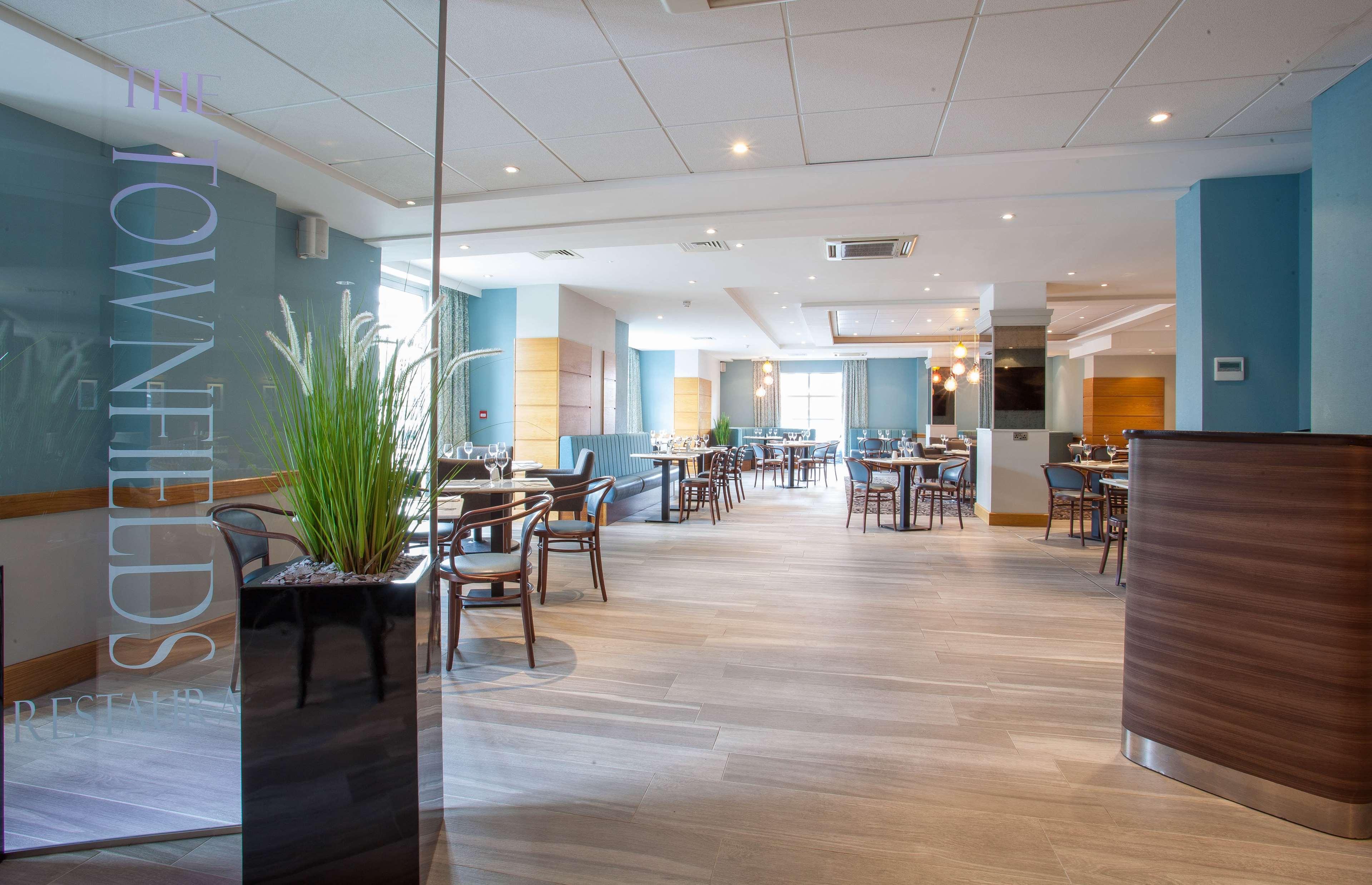 Cresta Court Hotel Altrincham Exterior photo
