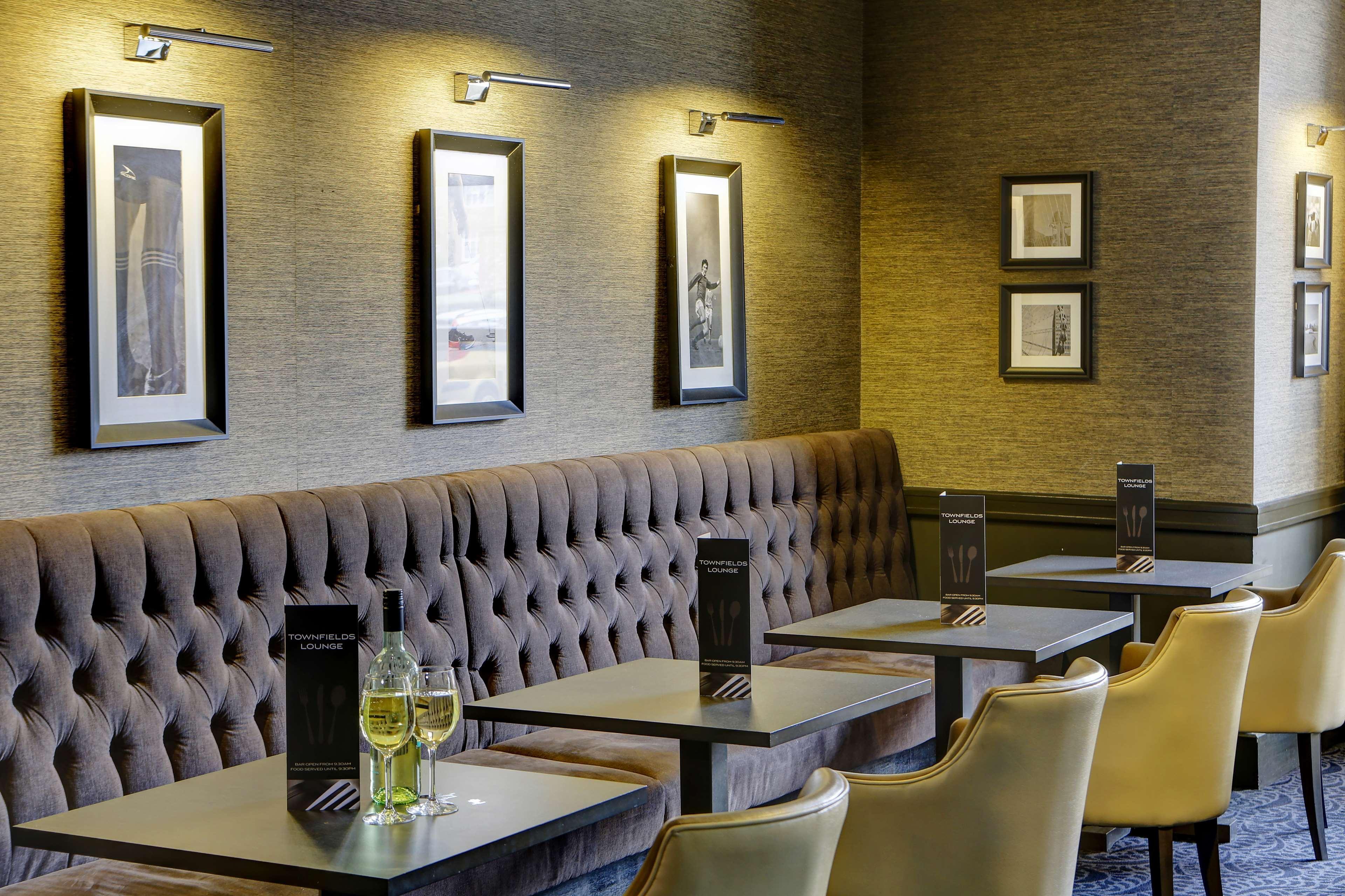 Cresta Court Hotel Altrincham Exterior photo